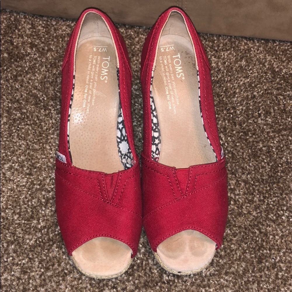 Toms